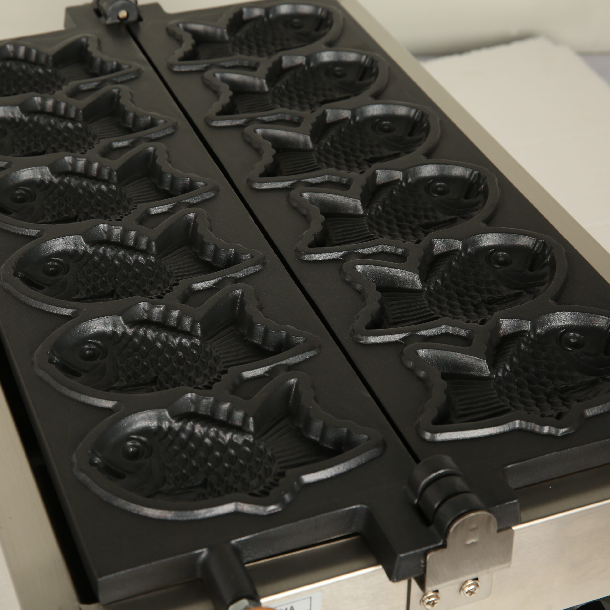 BS-14 เครื่องทำขนมปลาไทยากิ 6 ชิ้น
